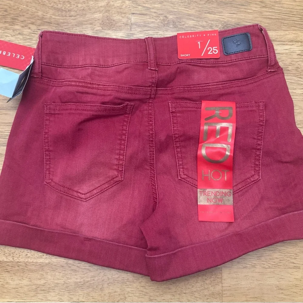 Red shorts , mid-rise size 1 - Picture 2 of 2